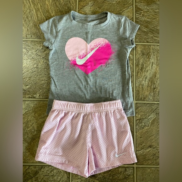 Nike Other - Nike Girls 2 Piece Set